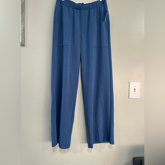 Women’s Mid a Rise Pull On Knit Utility Pants. Blue. M - Picture 6 of 14